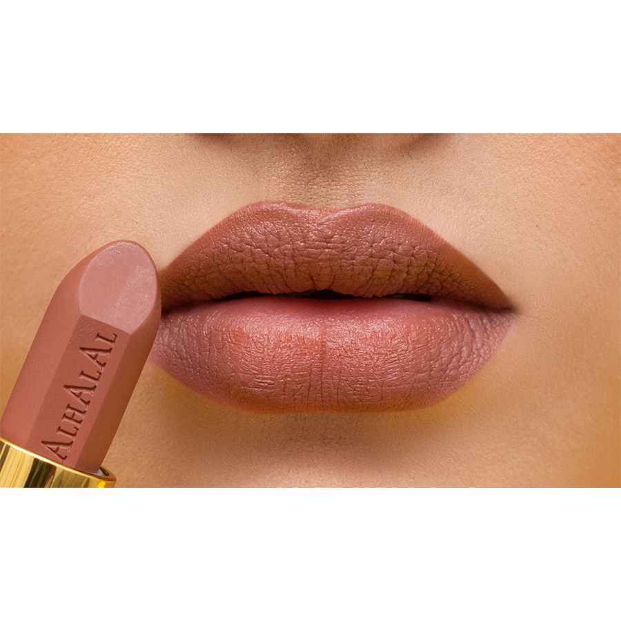 Alhalal cosmetics Velours à lèvres LIPPESNTIFT BROWN appliqué près des lèvres pleines
