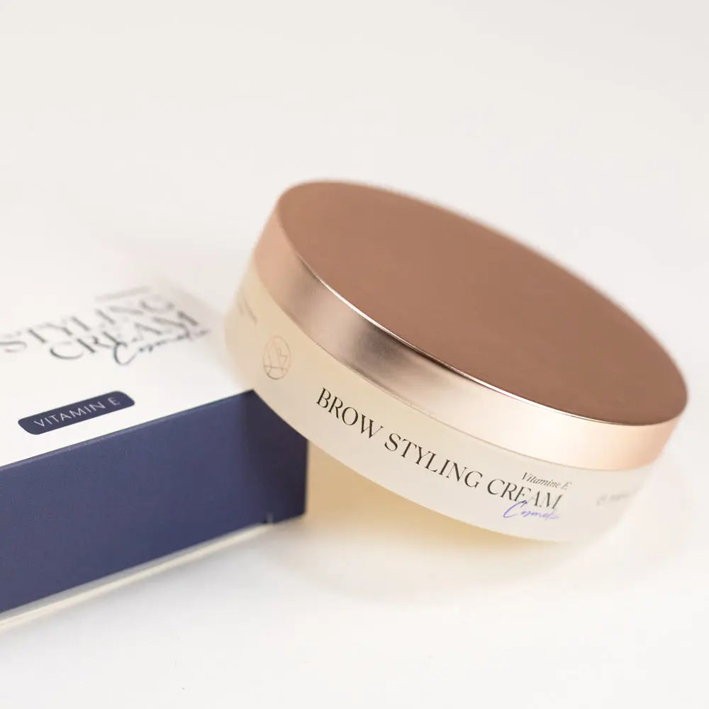 Crème coiffante à la vitamine (savon pour sourcils)